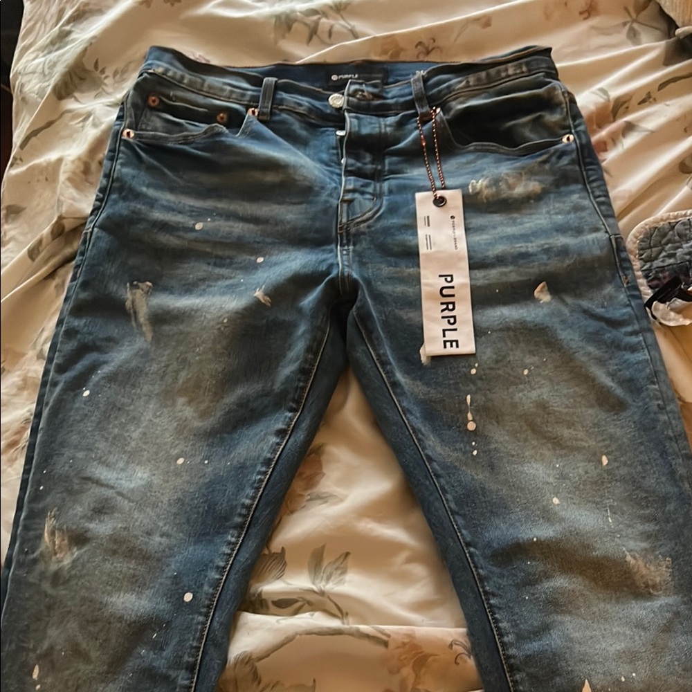 Slim Blue Jeans with Distressing and Vintage Look